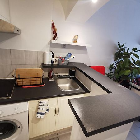Studio Et Stationnement Offert Centre Hyères Exteriér fotografie
